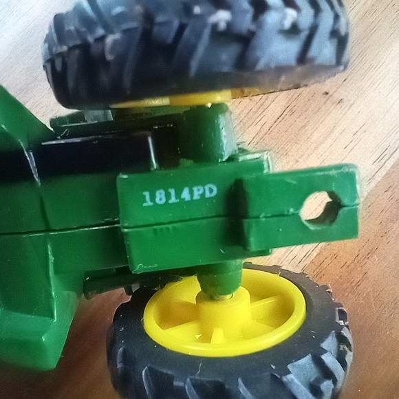 ERTL‎  John Deere 6400 Row Crop Tractor Diecast Toy - Picture 8 of 8